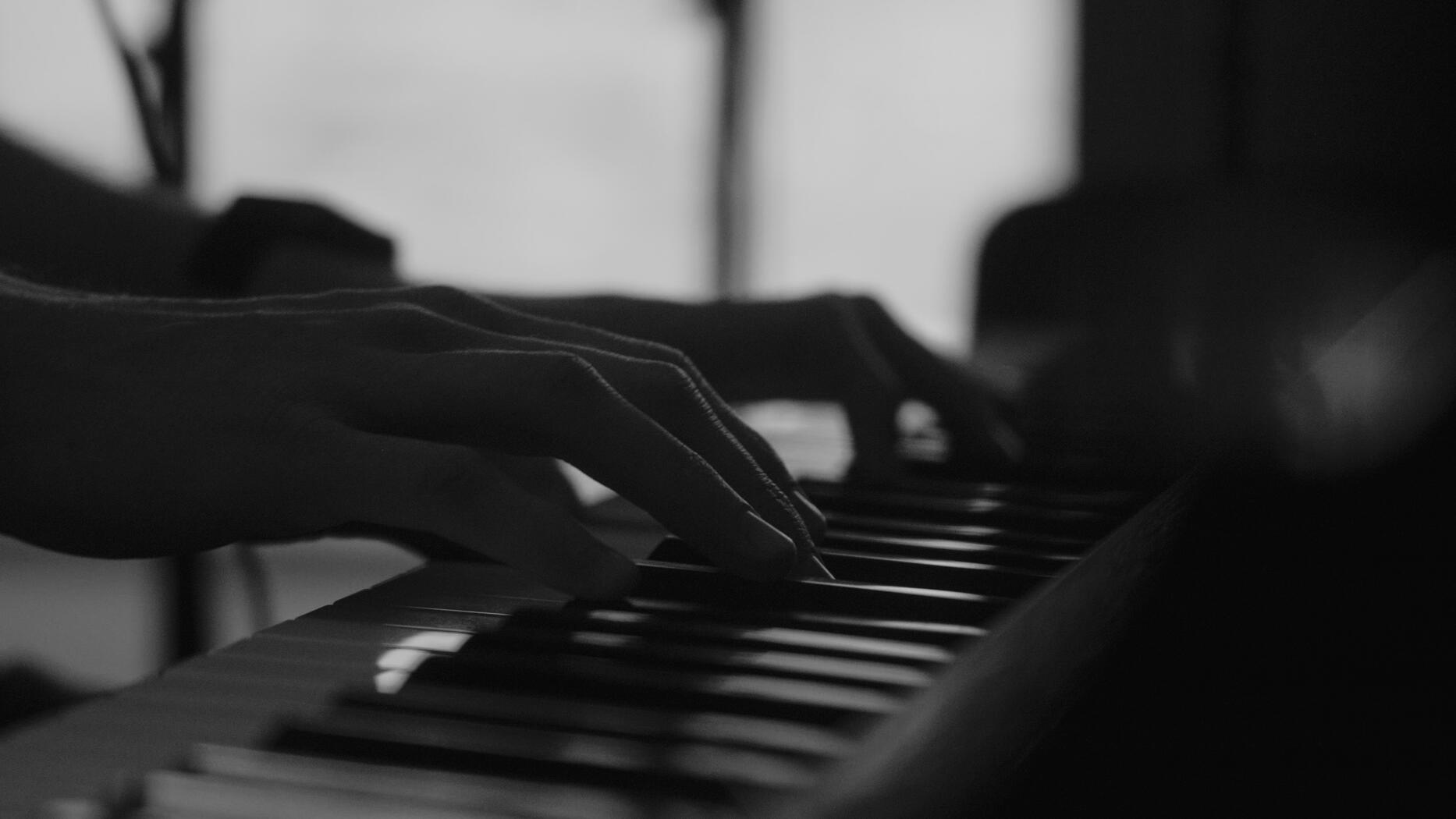 MAX RICHTER - SLEEP PIANO COMMERCIAL